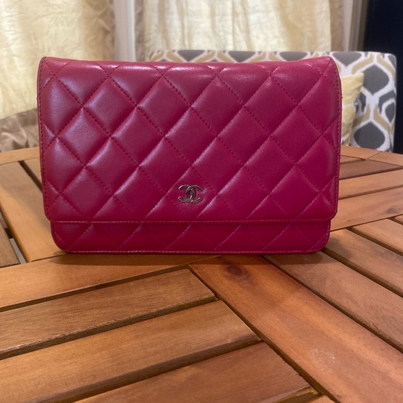 CHANEL WOC Wallet on chain lambskin crossbody - Picture 1 of 15